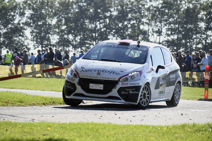 Rasmus Sørensen og Heidi Knudsen konsoliderede med en andenplads i John Frederiksen Rally Roskilde deres føring i R2-feltet før slutrunden i Sønderjylland i oktober.
(Foto: MD/specialpress@gmail.com)